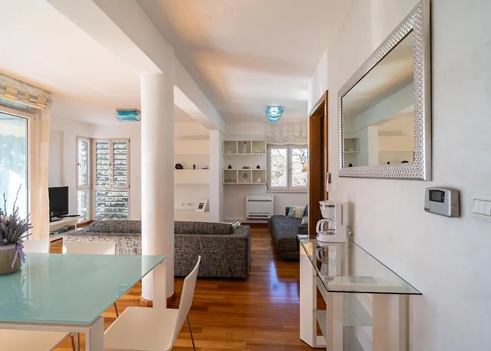 Apartment Kolovare By Belmont Realty *